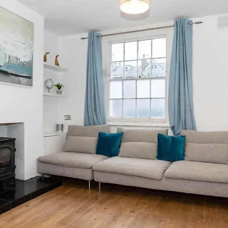 Cheltenham-Cosy 2 Bedroom House-Wifi-Garden-Pets Exterior photo
