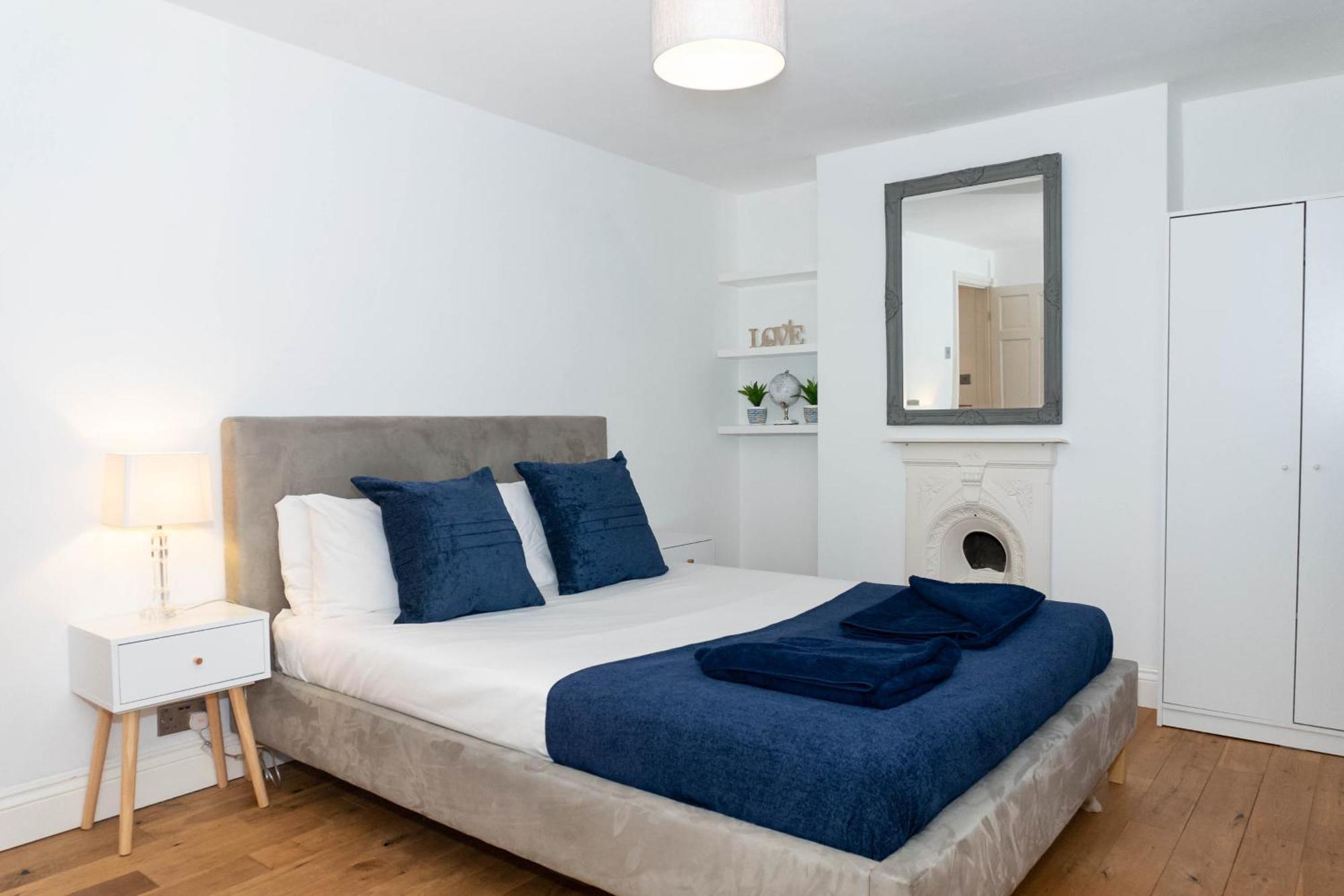 Cheltenham-cosy 2 Bedroom House-wifi-garden-pets Holiday home Cheltenham